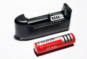 Зарядное устройство для Li-Ion аккумуляторов 14500, 18650, пр. ― USB Здесь!
